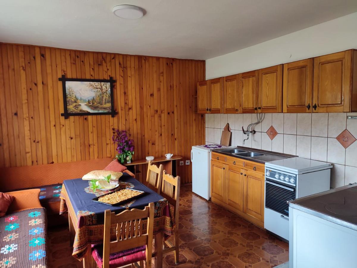 Cemerno Cottage Gacko Exterior photo